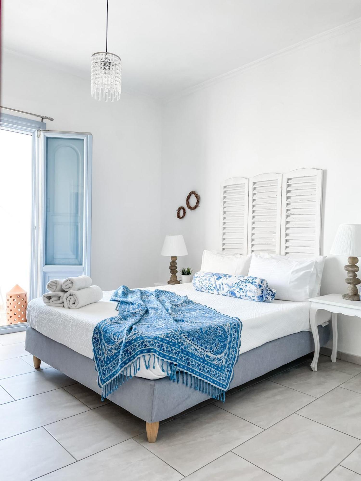 Elkaza Apartman Fíra Szoba fotó